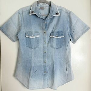 Vintage Denim Short Sleeve Shirt Sz M Embroidered Collar Grandmacore Casey & Max